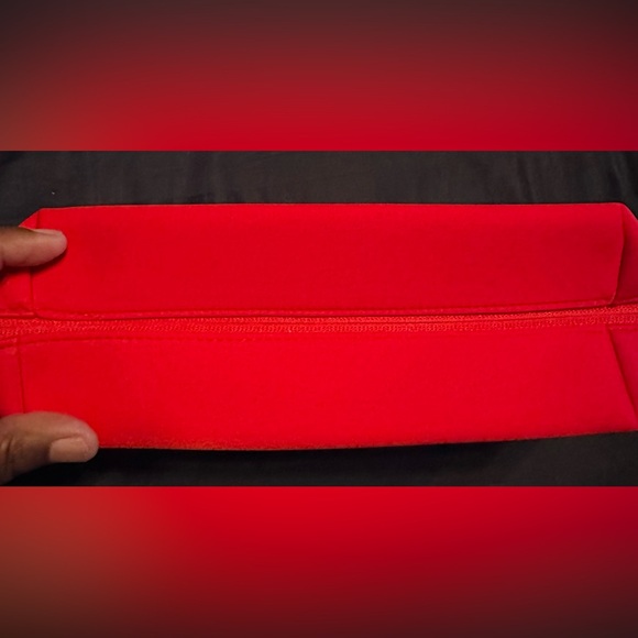 NEW Burberry Red Pouch Beauty - Picture 3 of 5